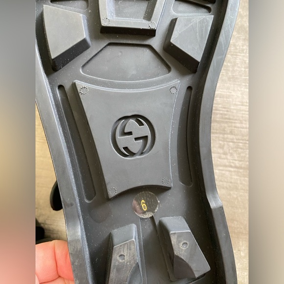 ✨BRAND NEW ✨💯% AUTHENTIC GUCCI RUBBER SANDALS - Picture 5 of 9